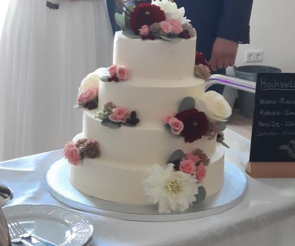 Hochzeitstorte 4 Etagen